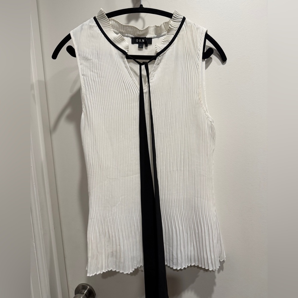 DKNY White and Black Pleated Sleeveless Blouse. Gently loved.